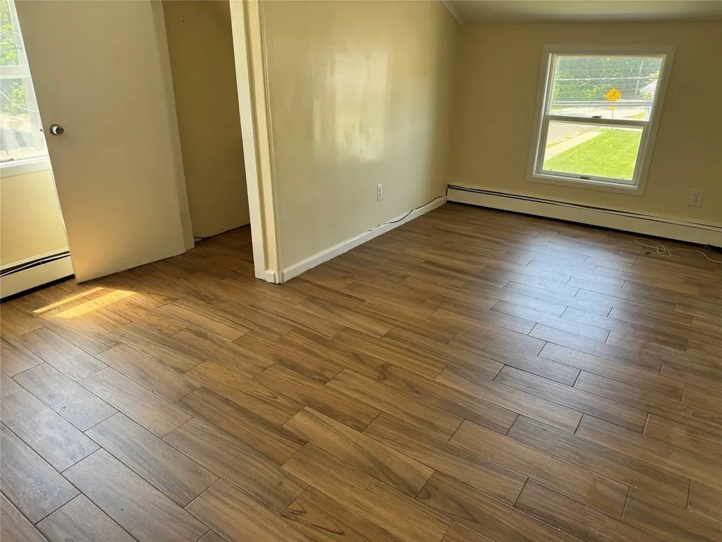8 Ross Avenue Bay Shore NY 11706