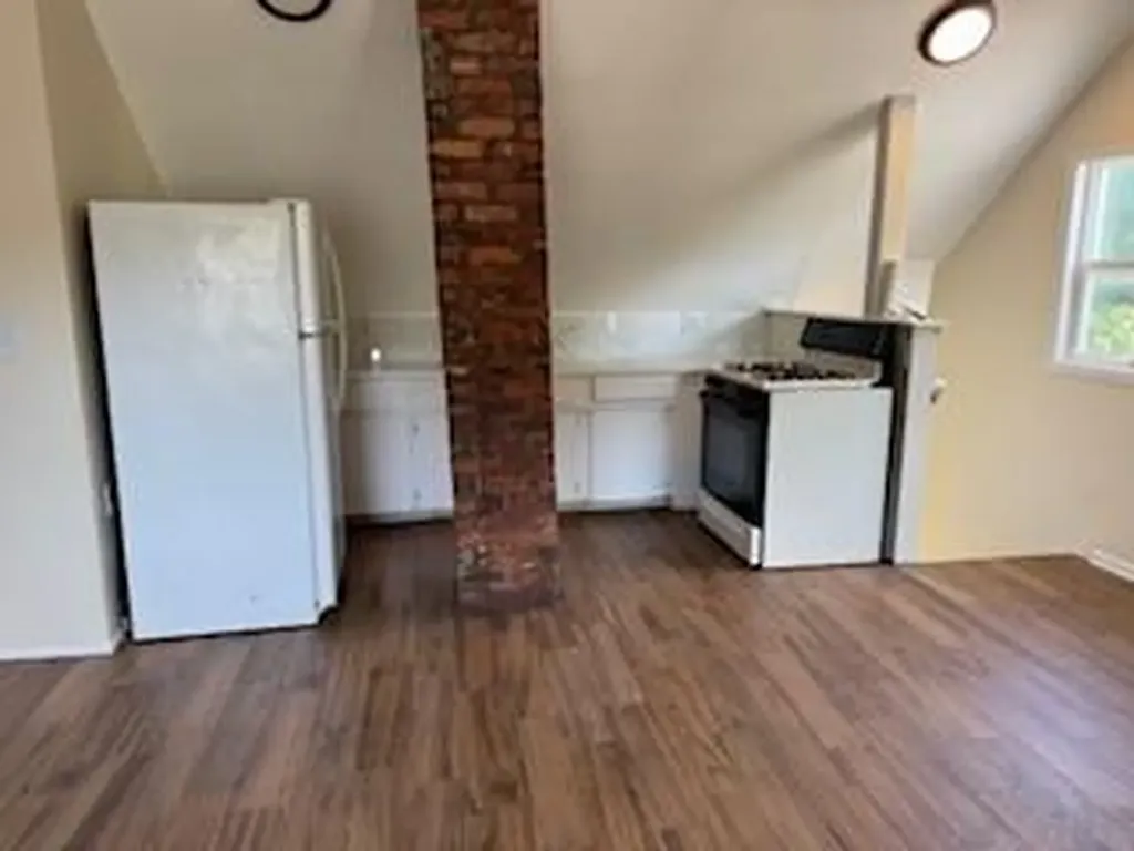 8 Ross Avenue Bay Shore NY 11706