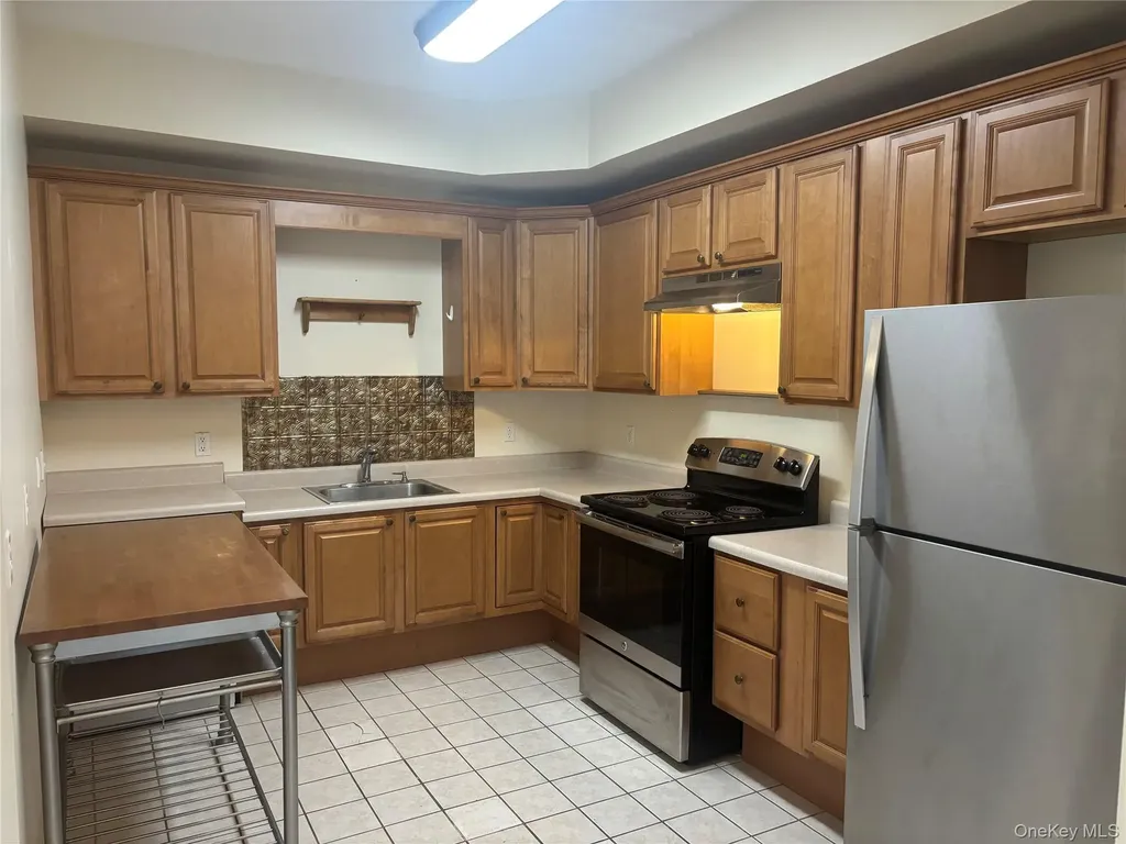 61 Aveonis Court Fishkill NY 12524