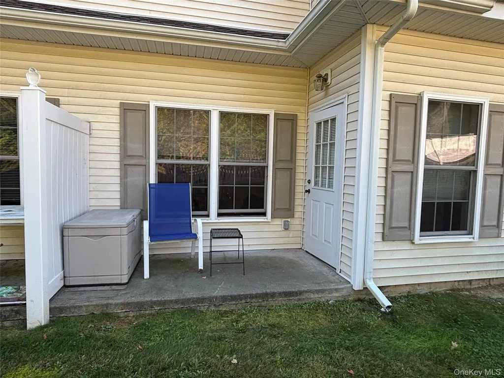 61 Aveonis Court Fishkill NY 12524