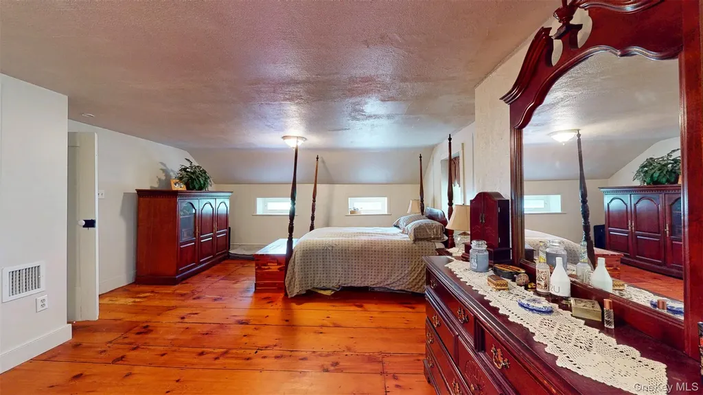 321 Crans Mill Road Pine Bush NY 12566