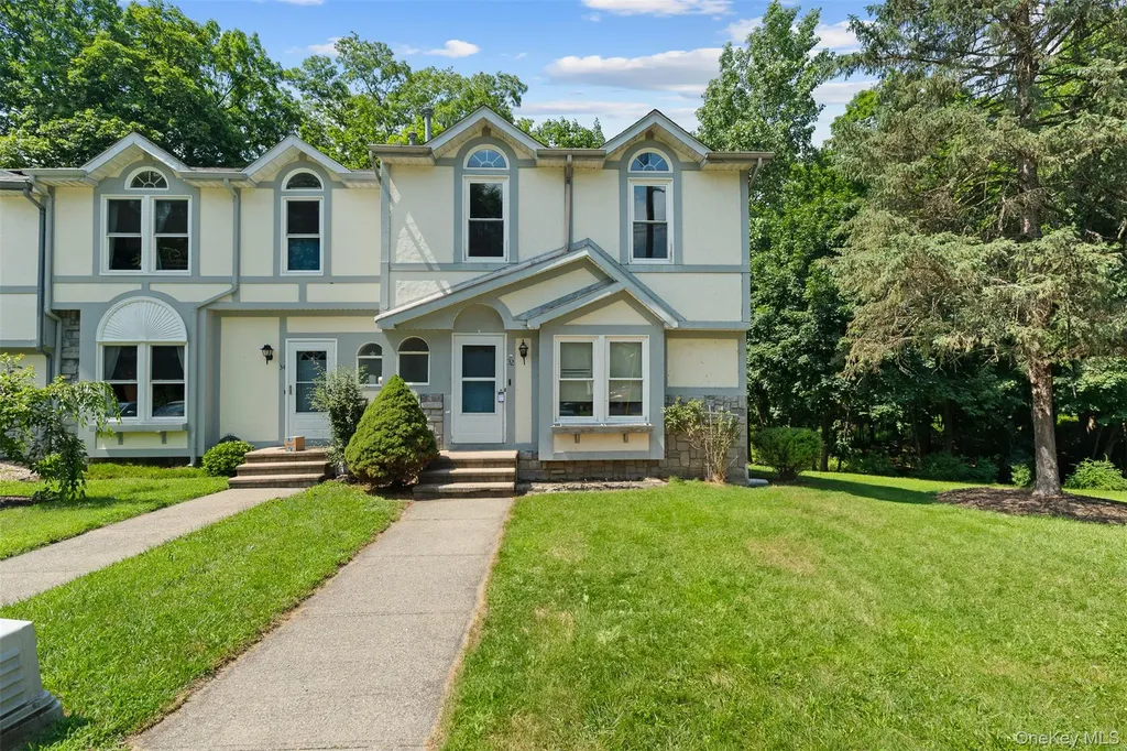 32 Angela Court Beacon NY 12508
