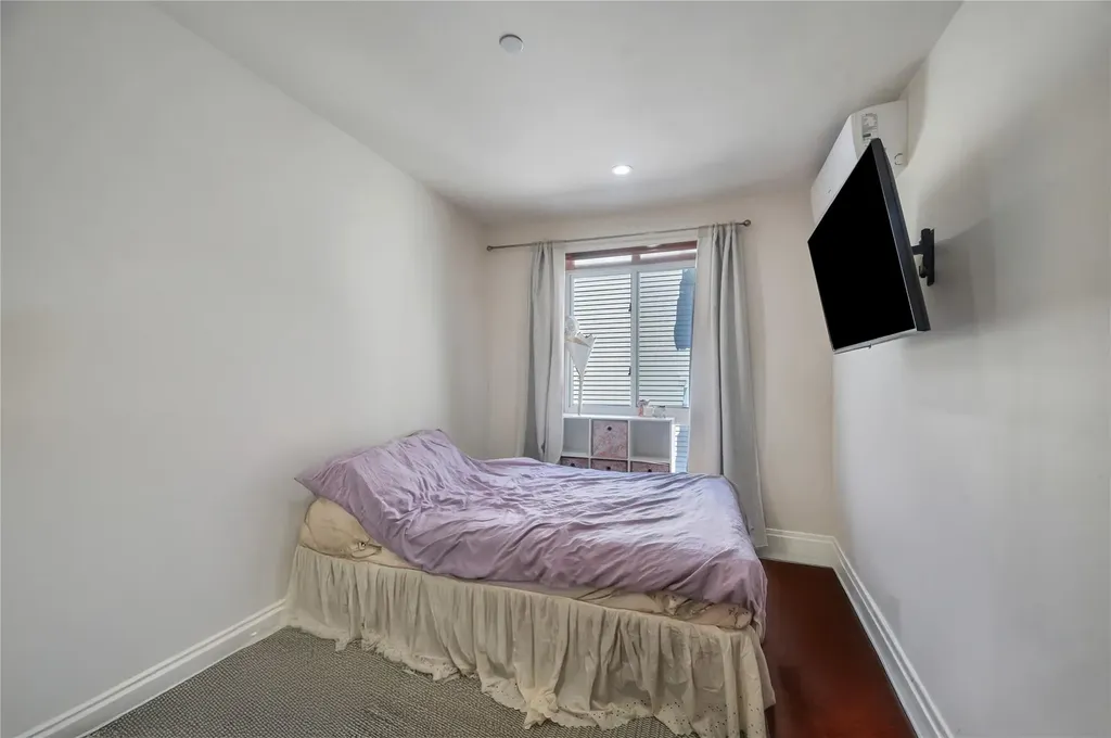 7425 43rd Avenue Elmhurst NY 11373