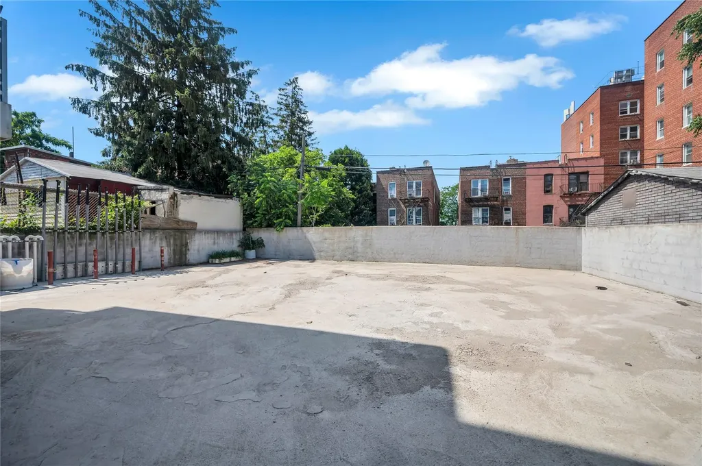 7425 43rd Avenue Elmhurst NY 11373