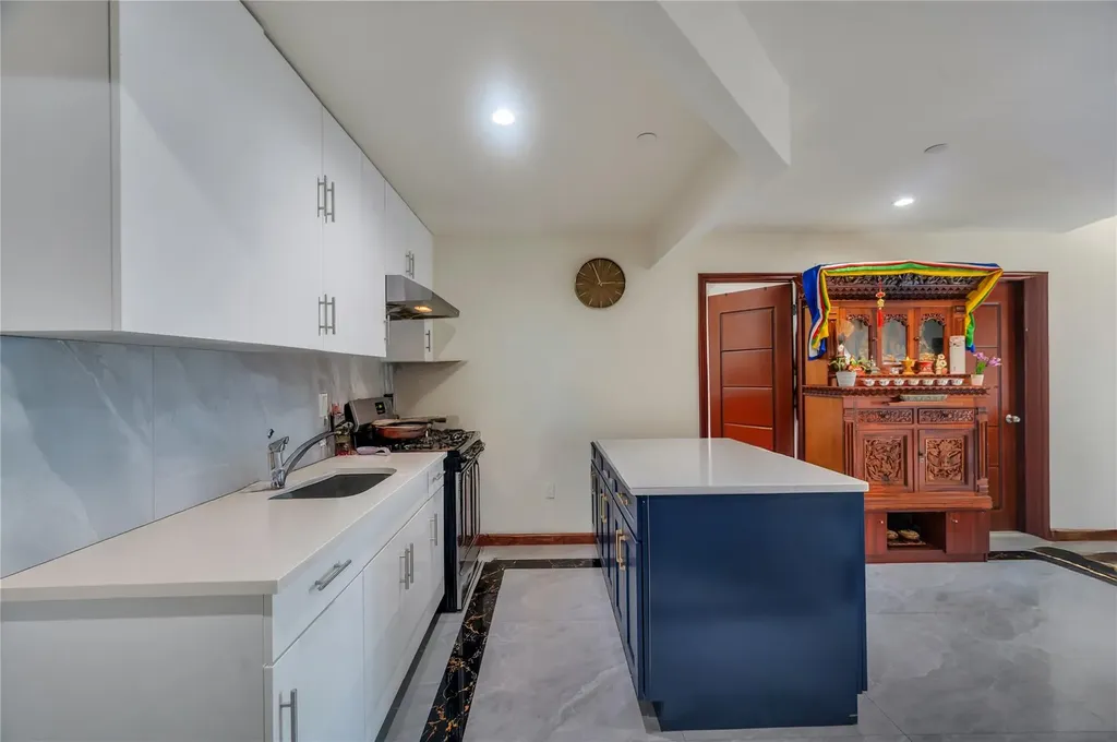 7425 43rd Avenue Elmhurst NY 11373