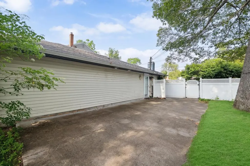 36 Adirondack Drive Selden NY 11784