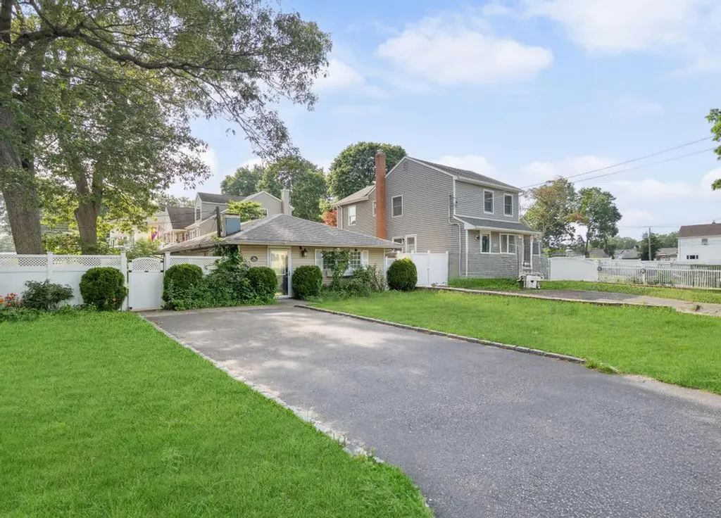 36 Adirondack Drive Selden NY 11784
