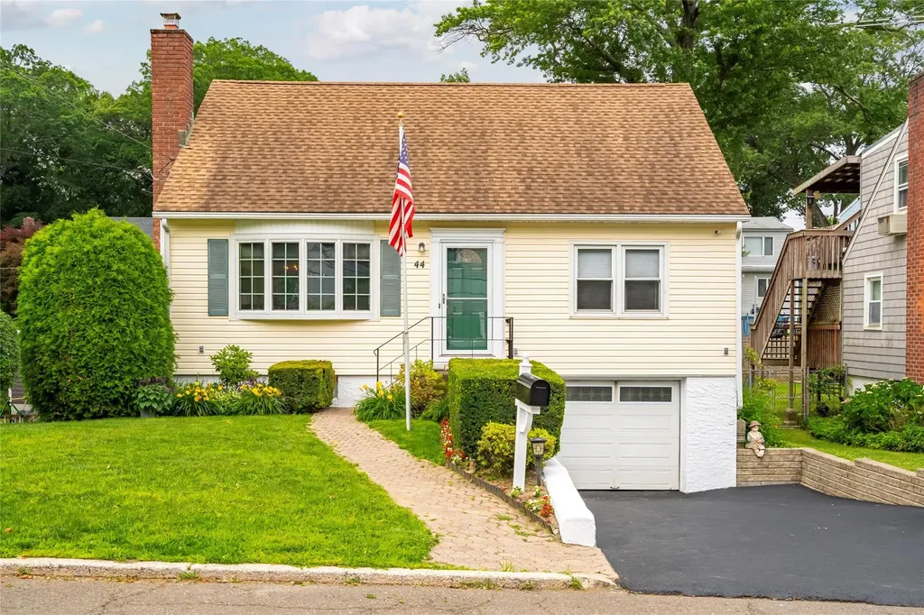 44 N Perkins Avenue Elmsford NY 10523