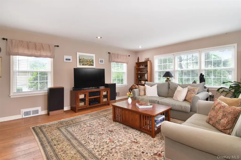 99 Rockingchair Road White Plains NY 10607
