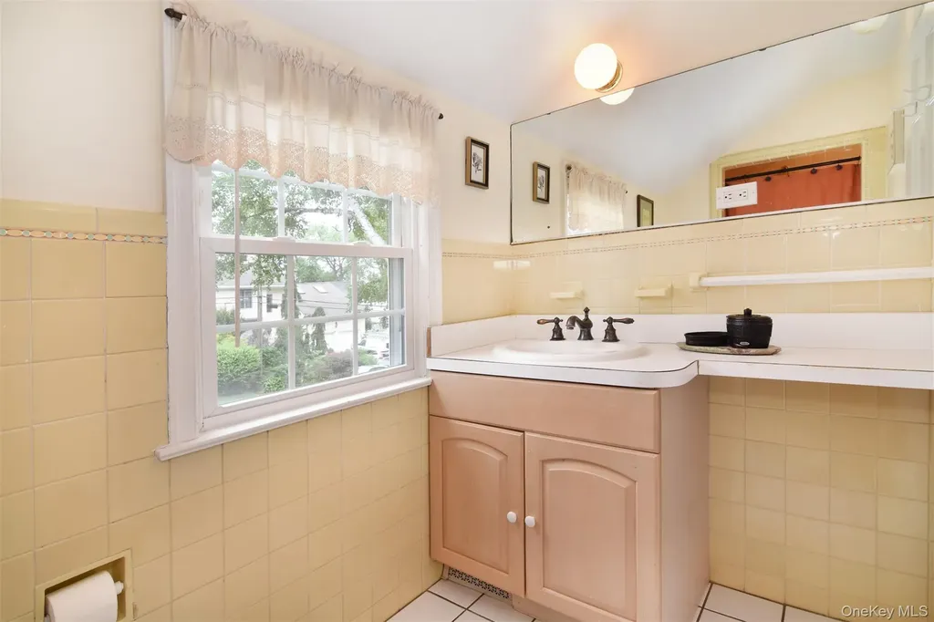 99 Rockingchair Road White Plains NY 10607