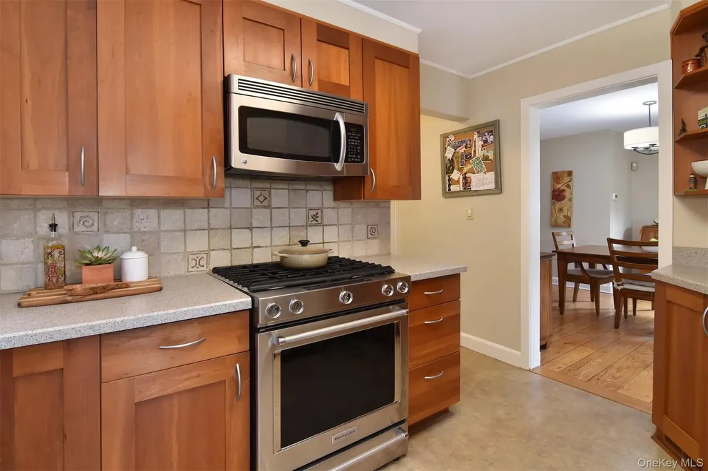 99 Rockingchair Road White Plains NY 10607