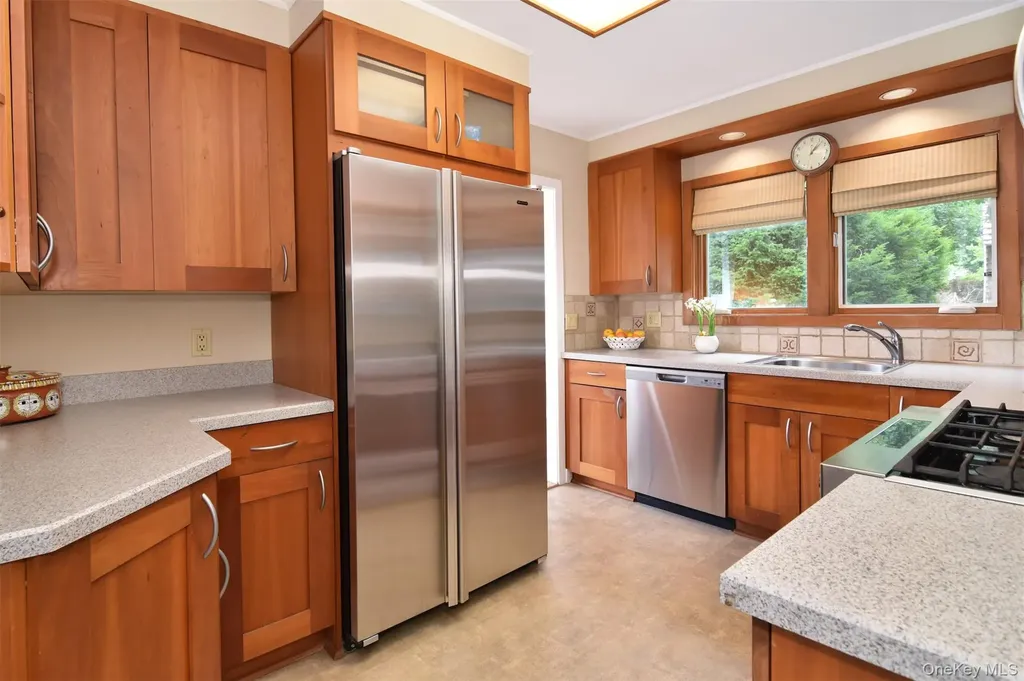 99 Rockingchair Road White Plains NY 10607
