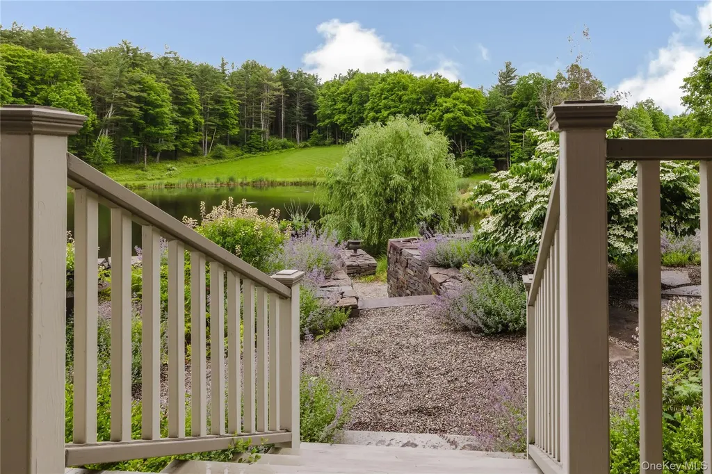 88 Mac Brown Road Claverack NY 12513