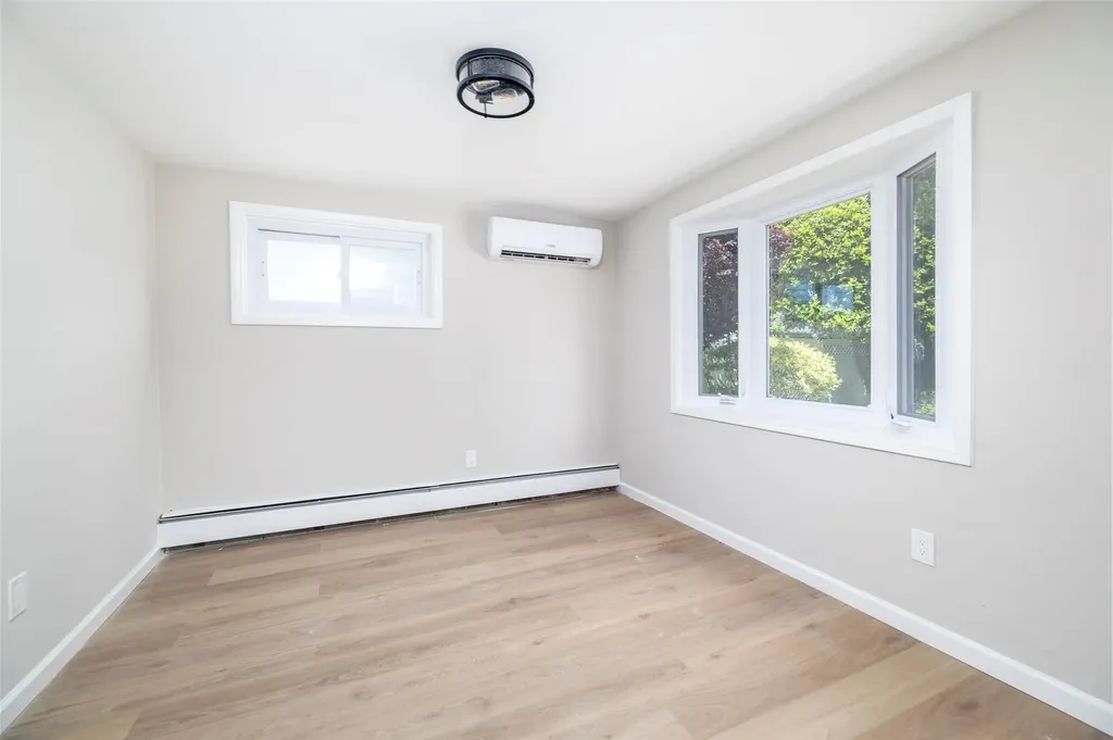 4 Beaumont Avenue Massapequa NY 11758