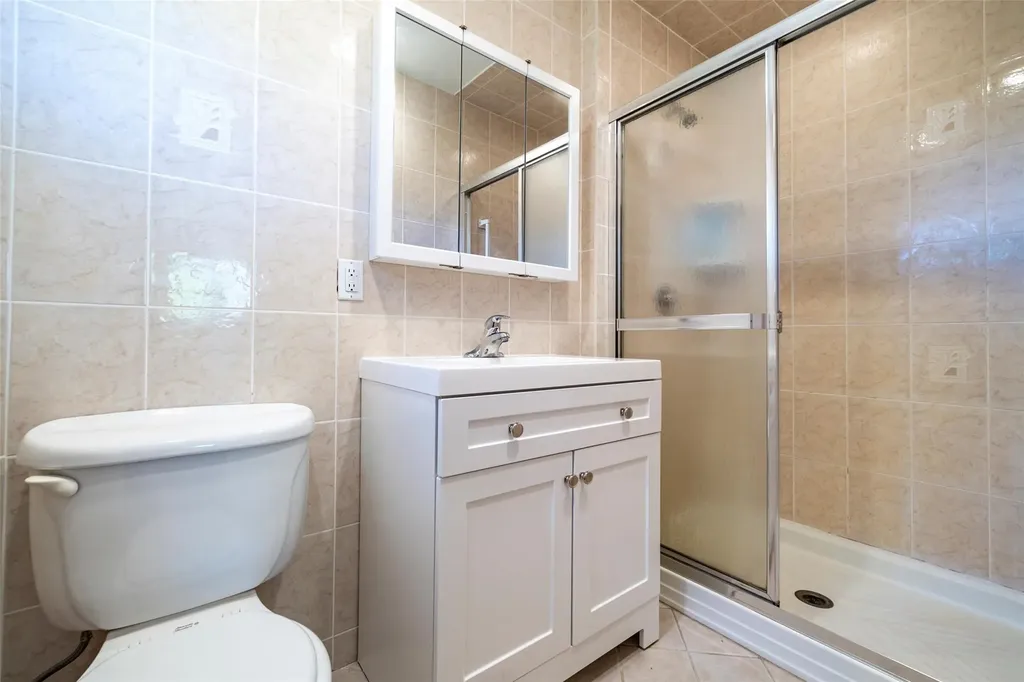 4 Beaumont Avenue Massapequa NY 11758