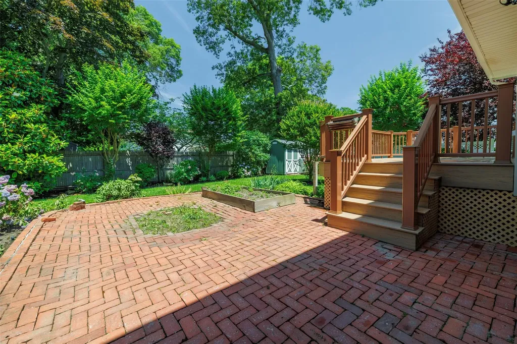 4 Beaumont Avenue Massapequa NY 11758