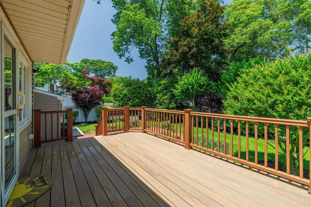 4 Beaumont Avenue Massapequa NY 11758