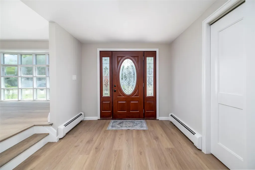 4 Beaumont Avenue Massapequa NY 11758