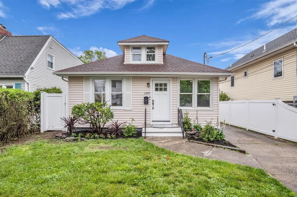 3327 Parkway Drive Baldwin NY 11510