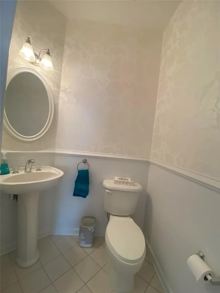 15 Louden Loop Mount Sinai NY 11766