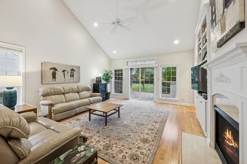 15 Louden Loop Mount Sinai NY 11766