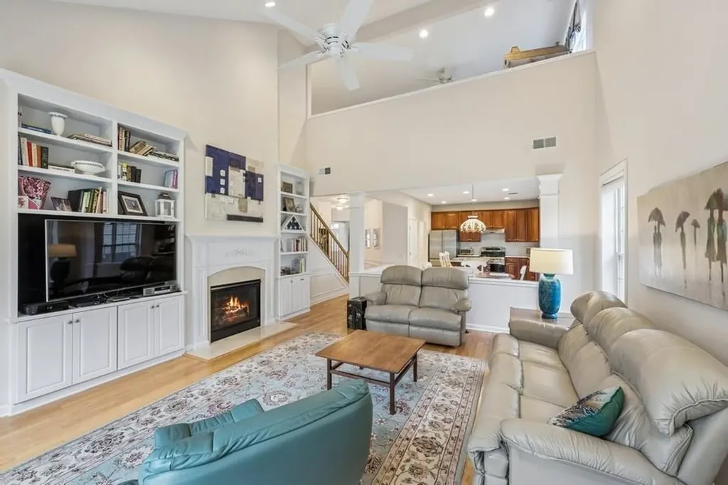 15 Louden Loop Mount Sinai NY 11766