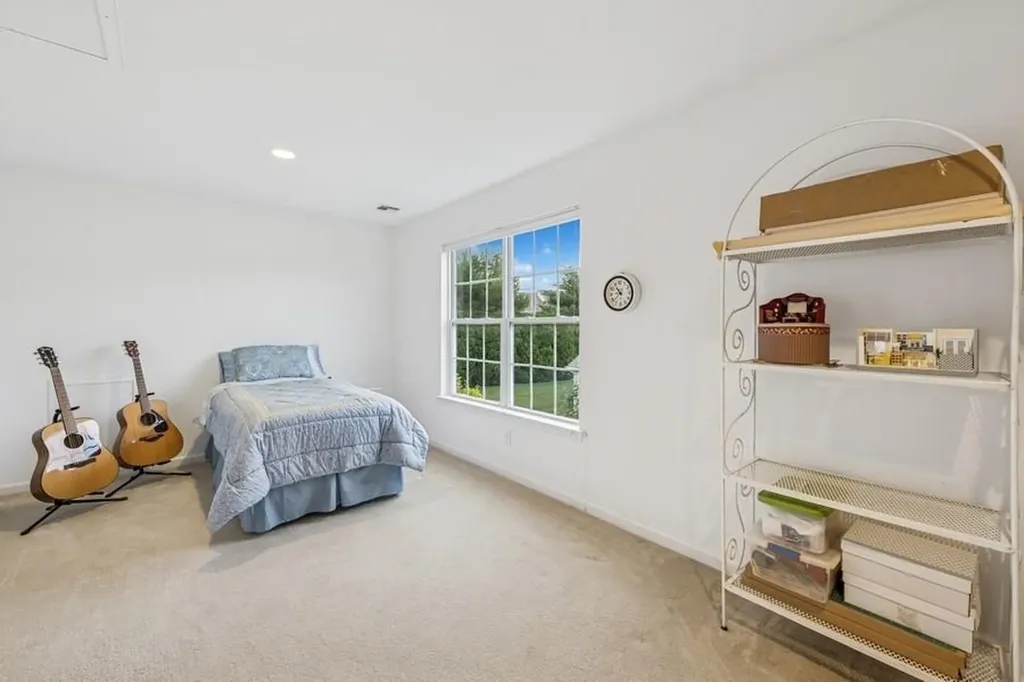 15 Louden Loop Mount Sinai NY 11766