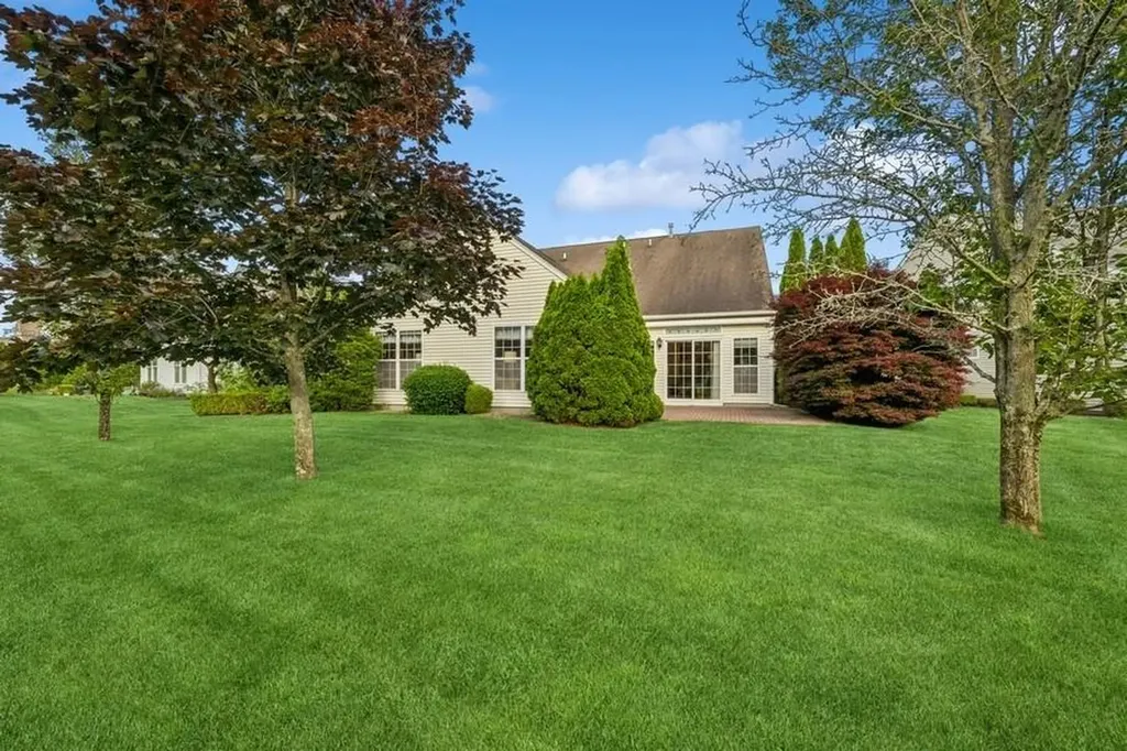 15 Louden Loop Mount Sinai NY 11766