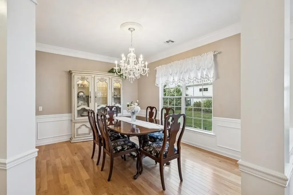15 Louden Loop Mount Sinai NY 11766