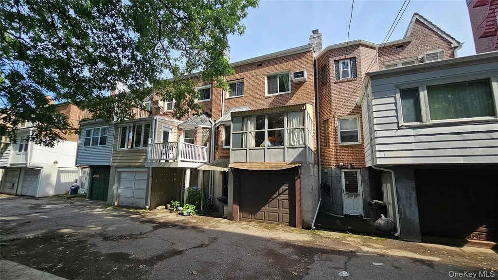 10811 65th Road Forest Hills NY 11375
