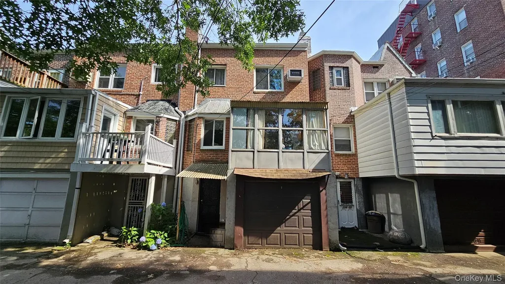 10811 65th Road Forest Hills NY 11375