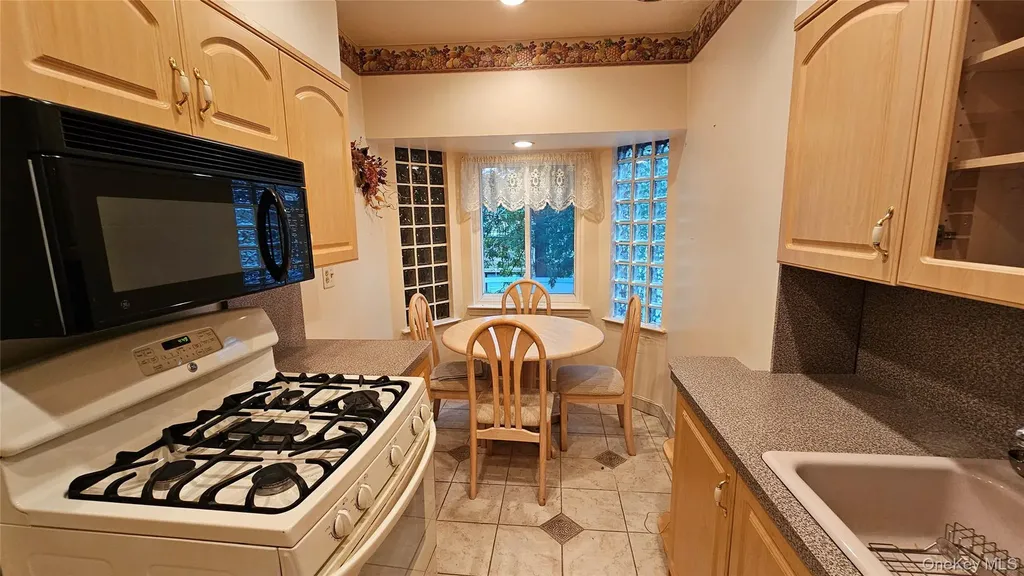 10811 65th Road Forest Hills NY 11375