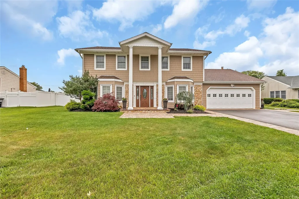 133 Pace Drive S West Islip NY 11795