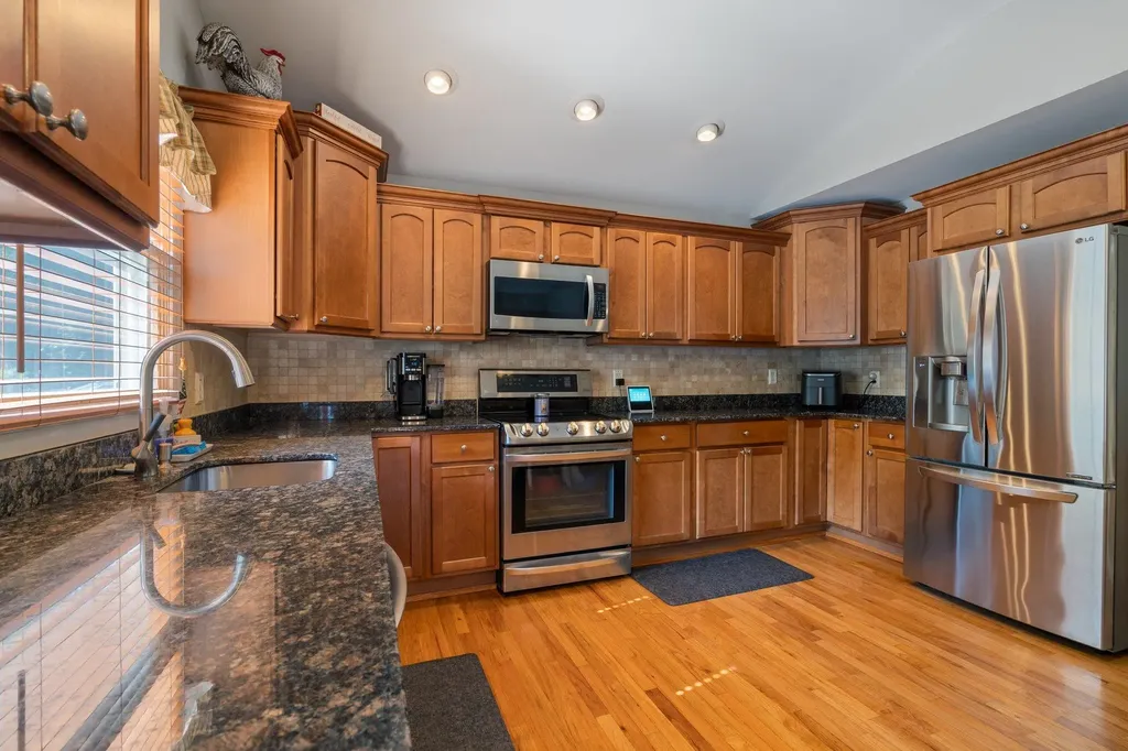 15 Noahs Path Rocky Point NY 11778