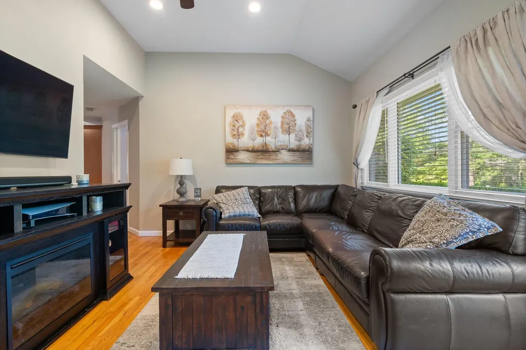 15 Noahs Path Rocky Point NY 11778