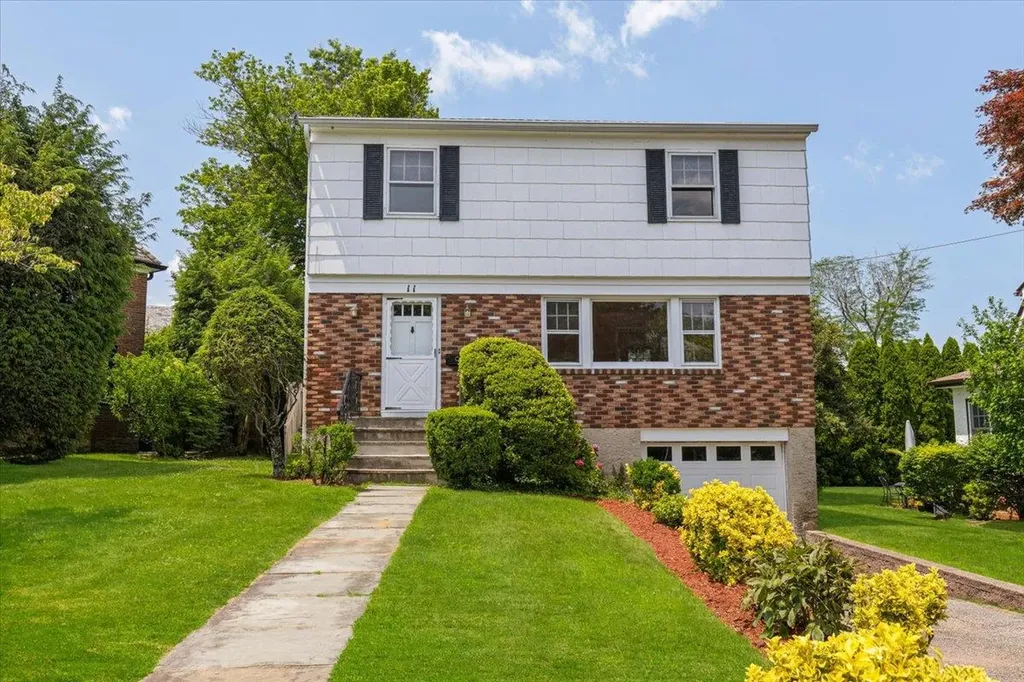 11 Park Drive Eastchester NY 10709