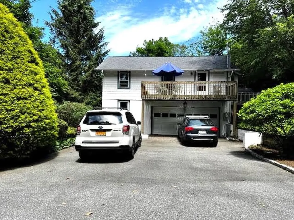 207 Prospect Road Centerport NY 11721
