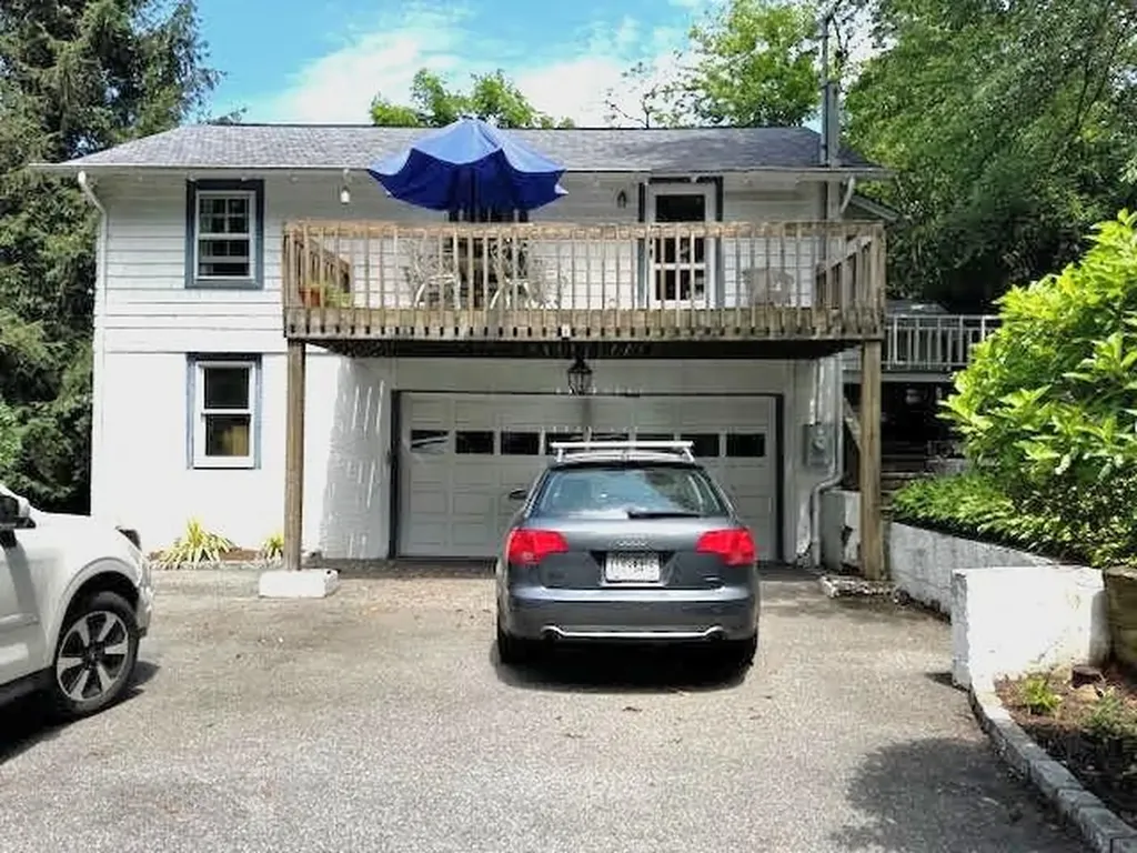 207 Prospect Road Centerport NY 11721