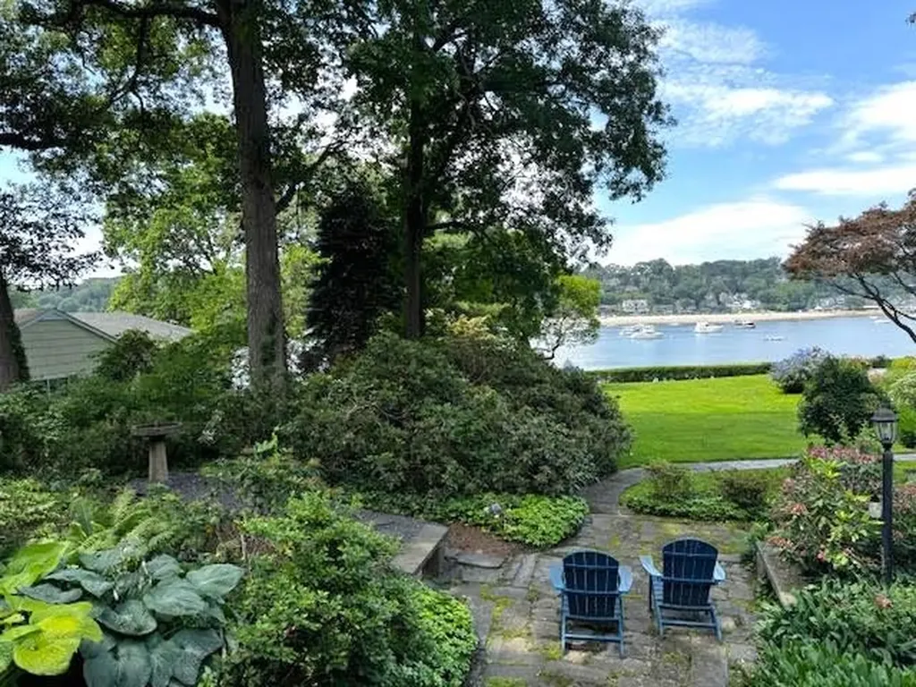 207 Prospect Road Centerport NY 11721