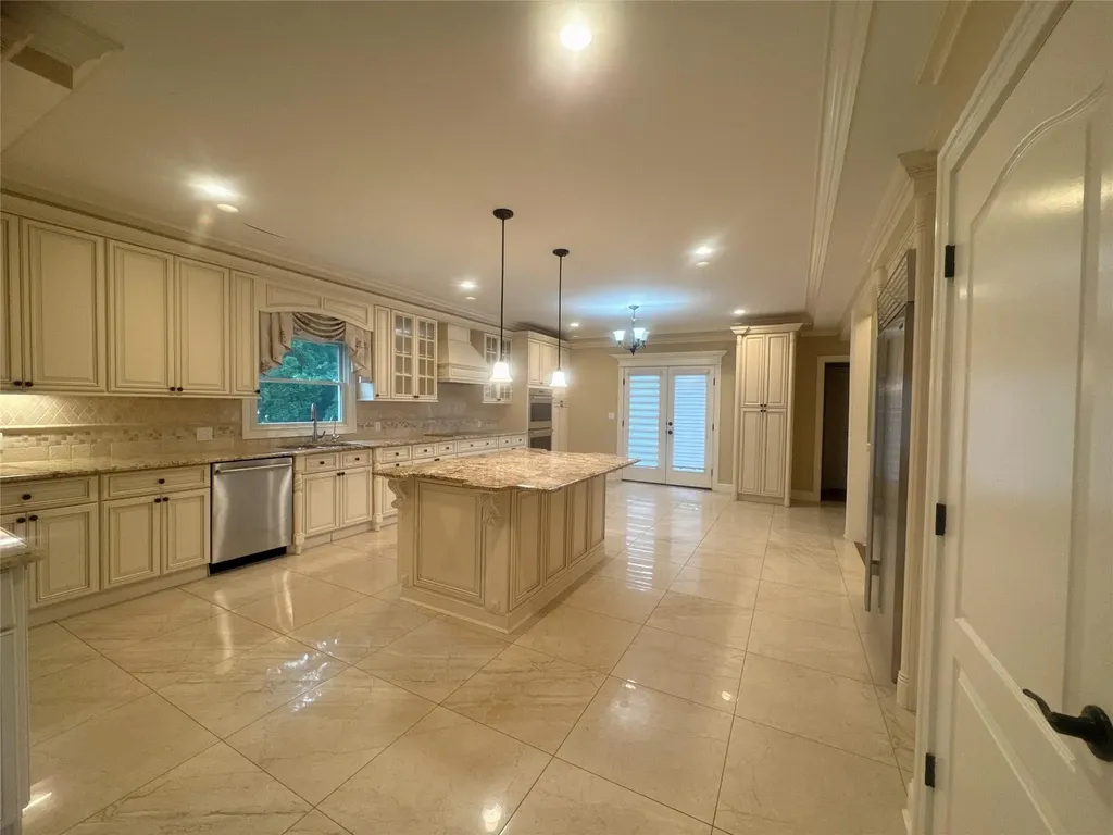 11 Sagamore Way S Jericho NY 11753