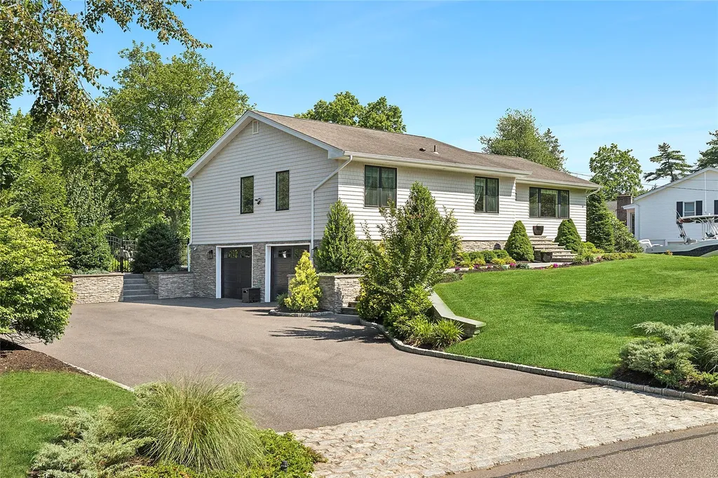 6 Village Way Smithtown NY 11787