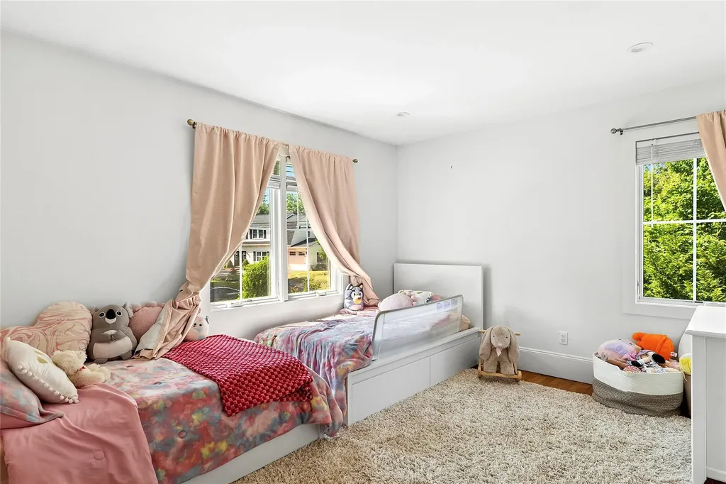 6 Village Way Smithtown NY 11787