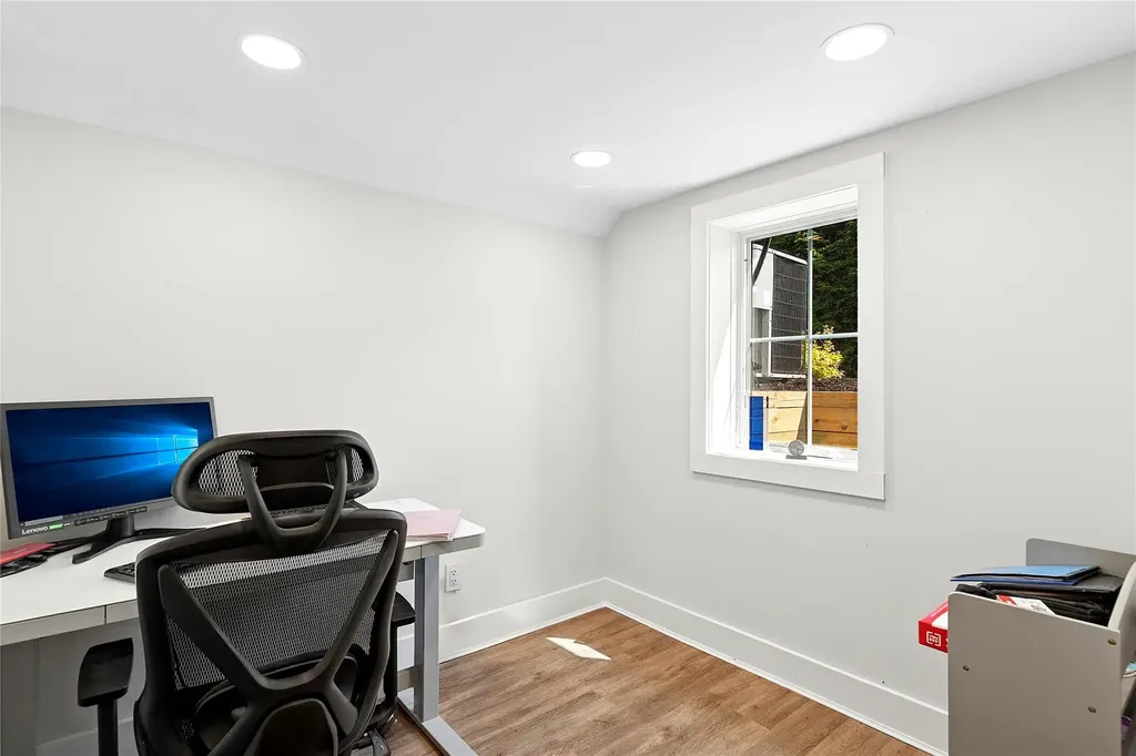 6 Village Way Smithtown NY 11787