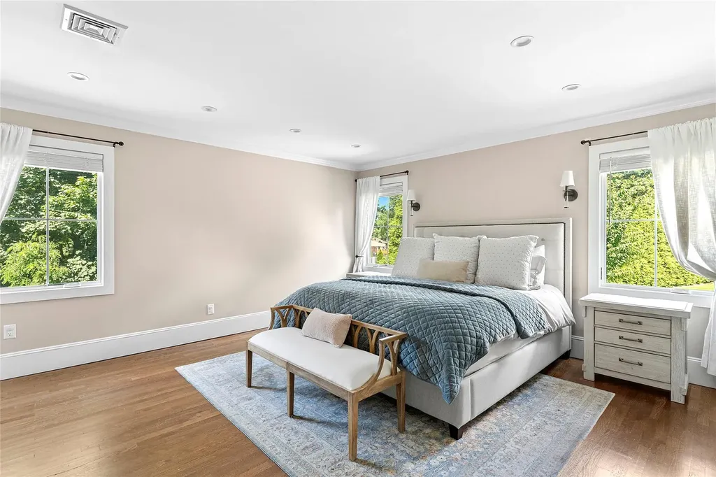 6 Village Way Smithtown NY 11787