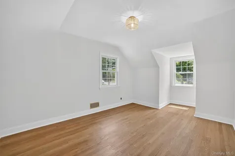 15 Benedict Avenue Eastchester NY 10709