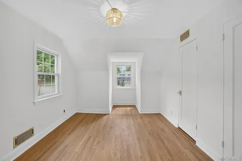 15 Benedict Avenue Eastchester NY 10709