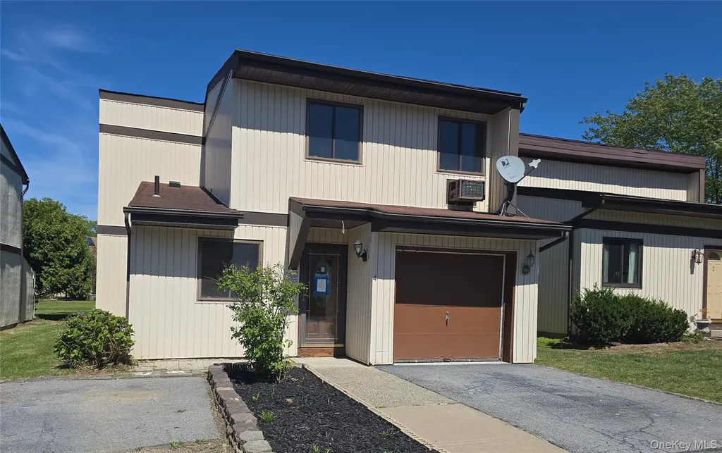 4 Langton Mews Middletown NY 10940
