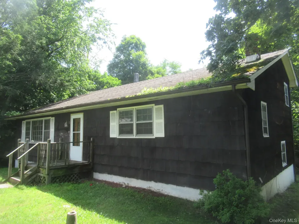 24 Edinburgh Road Middletown NY 10941