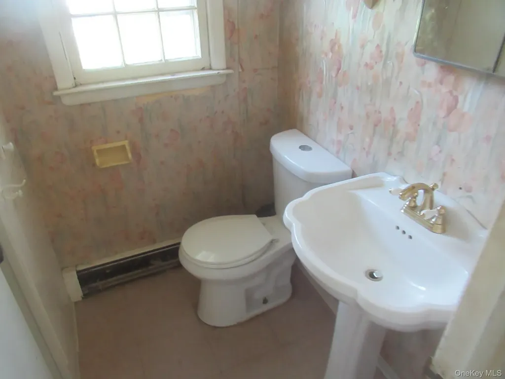 24 Edinburgh Road Middletown NY 10941