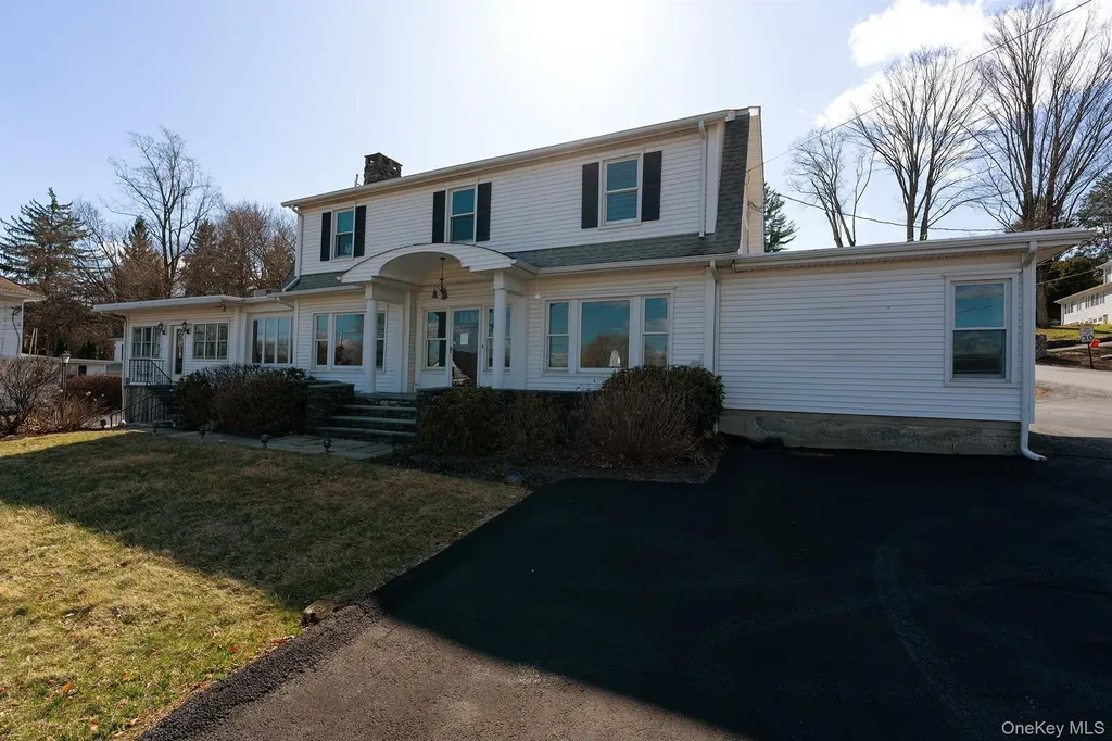 105 Gleneida Avenue Carmel NY 10512